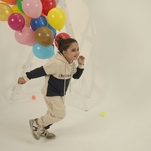 DreamersPK Girls Color-Block Hoodie & Jogger Set